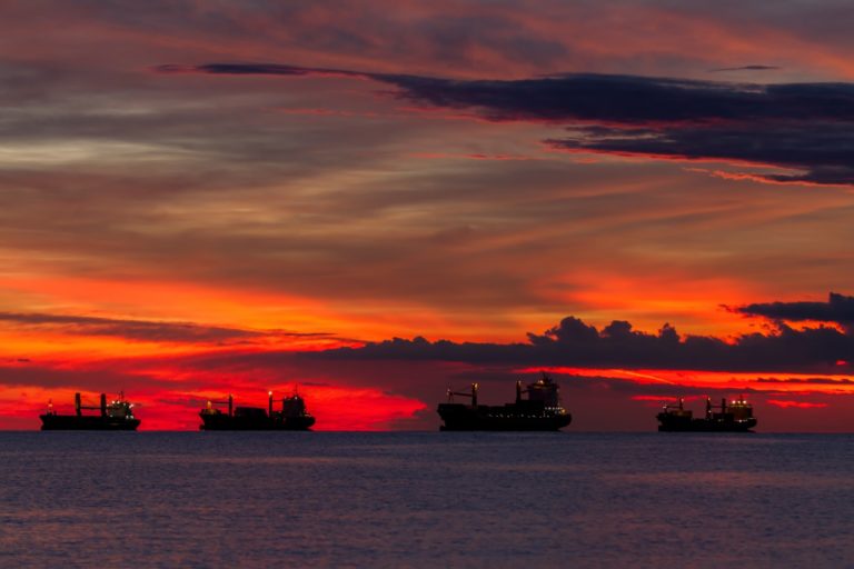 Temporary reduction of light dues Luka Koper d.d.